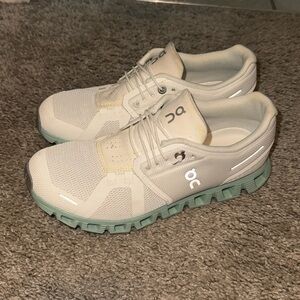 On Cloud Women’s Tennis Shoe